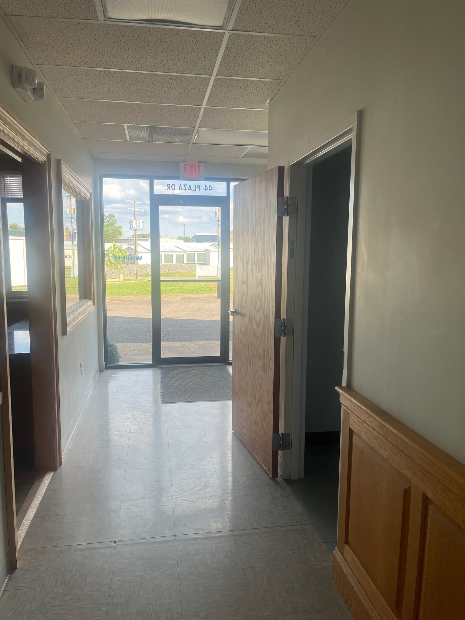 44 Plaza Dr, Manakin Sabot, VA à louer Hall d’entrée– Image 1 sur 8