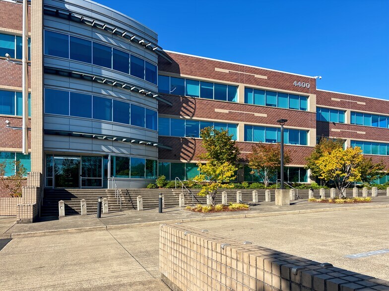 4400 NE 77th Ave, Vancouver, WA à louer - Photo de l’immeuble – Image 3 sur 19