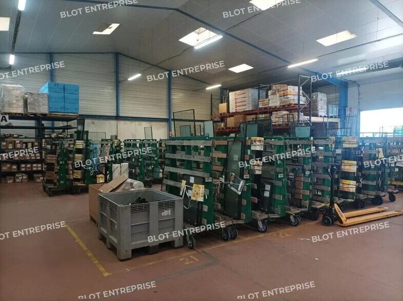 Local d’activités dans Vigneux-de-Bretagne à louer - Photo de l’immeuble – Image 3 sur 10