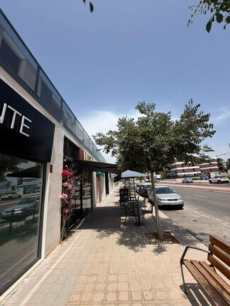 Plus de détails pour Local commercial à vendre