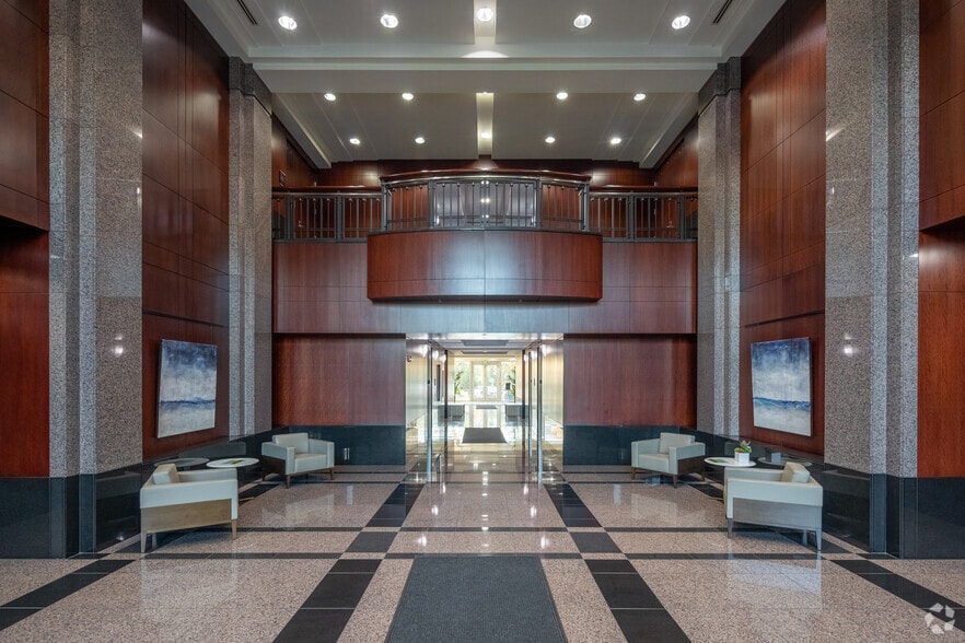 840 Crescent Centre Dr, Franklin, TN à louer - Hall d’entrée – Image 1 sur 1