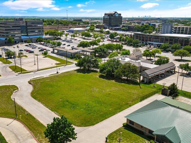 860 Thousand Oaks, Hurst, TX à vendre - Aérien – Image 3 sur 23
