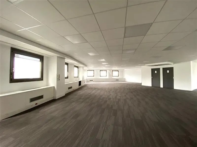 Bureau dans La Garenne-Colombes à louer Photo intérieure– Image 1 sur 1