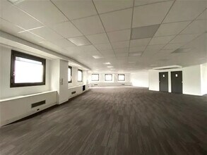 Bureau dans La Garenne-Colombes à louer Photo intérieure– Image 1 sur 1