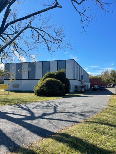 1004 & 1008 E Long Ave, Gastonia, NC à louer - Photo de l’immeuble – Image 2 sur 11