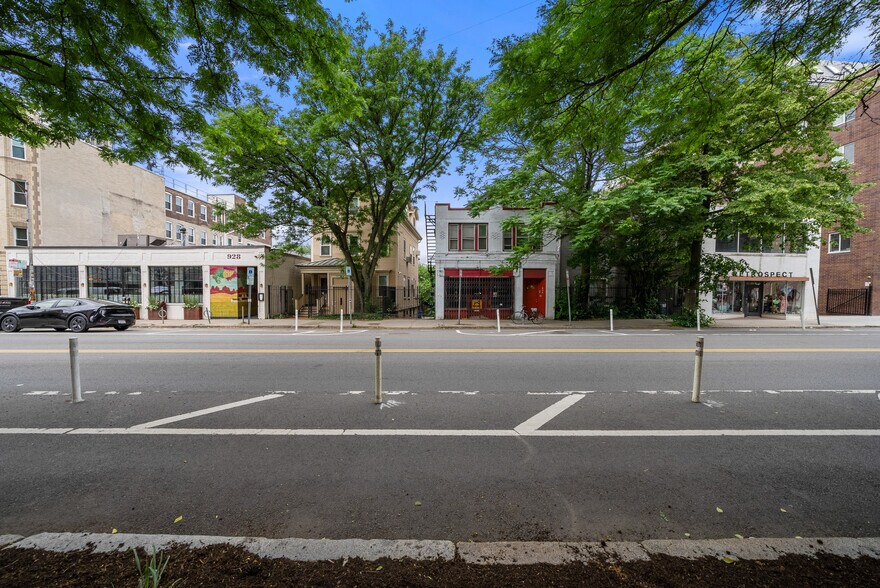 930 Massachusetts Ave, Cambridge, MA à louer - Photo de l’immeuble – Image 2 sur 6