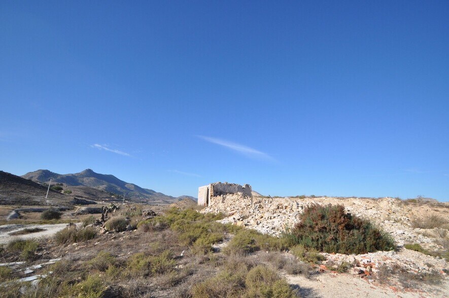 Terrain dans Aspe à vendre - Photo de l’immeuble – Image 3 sur 15