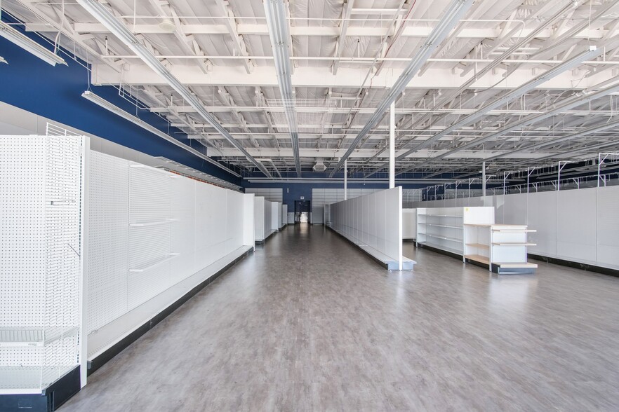 N Tegner Rd, Turlock, CA à louer - Photo de l’immeuble – Image 3 sur 34