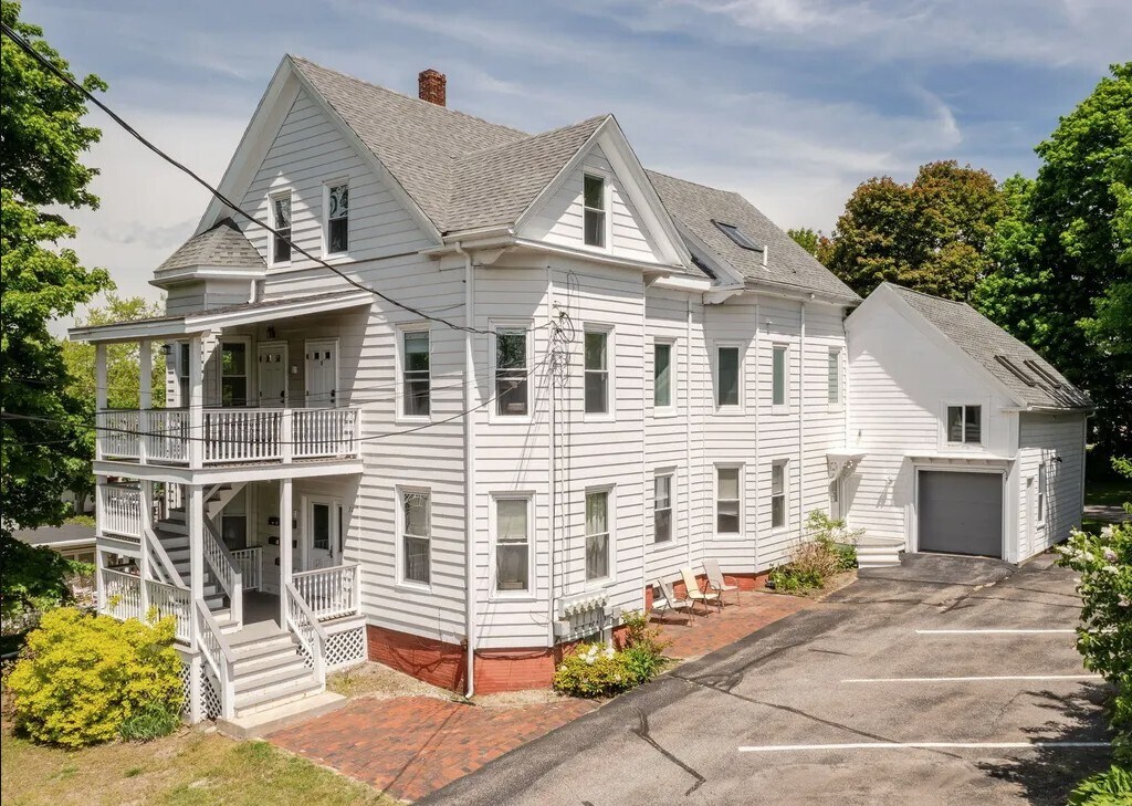 32 Clemons St, South Portland, ME à vendre Photo principale– Image 1 sur 2