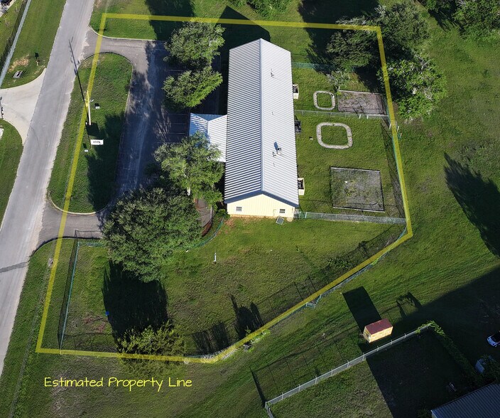 3525 Russell Rd, Marianna, FL à vendre - Photo de l’immeuble – Image 2 sur 30