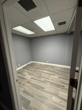 1720 E Tiffany Dr, West Palm Beach, FL à louer Photo intérieure– Image 1 sur 15