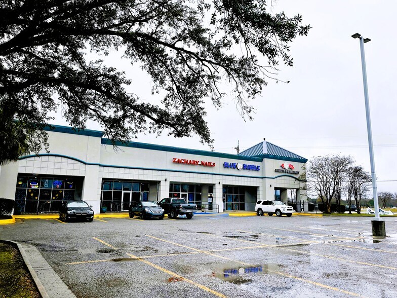 5810 Main St, Zachary, LA à louer - Photo de l’immeuble – Image 2 sur 34
