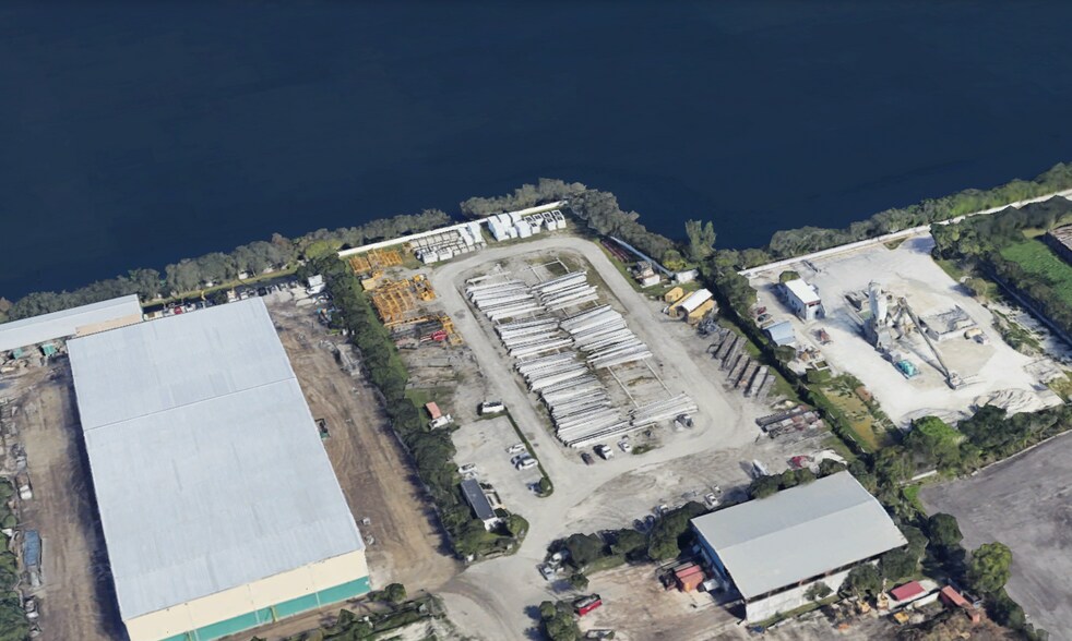 1800 SW 42nd Way, Deerfield Beach, FL à louer - Photo de l’immeuble – Image 2 sur 7