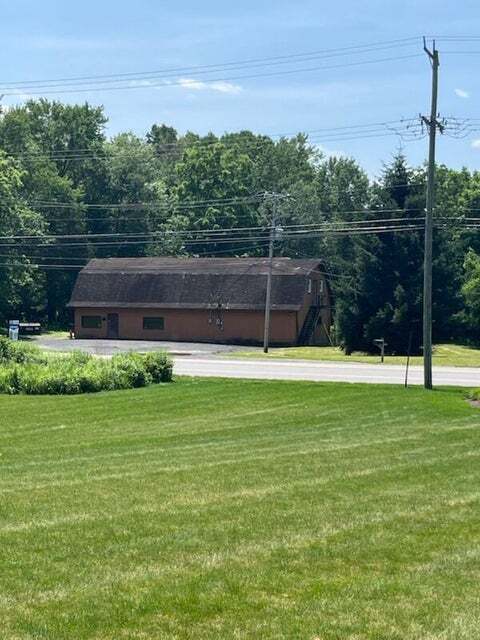 210 Independence Rd, East Stroudsburg, PA à vendre Photo de l’immeuble– Image 1 sur 4