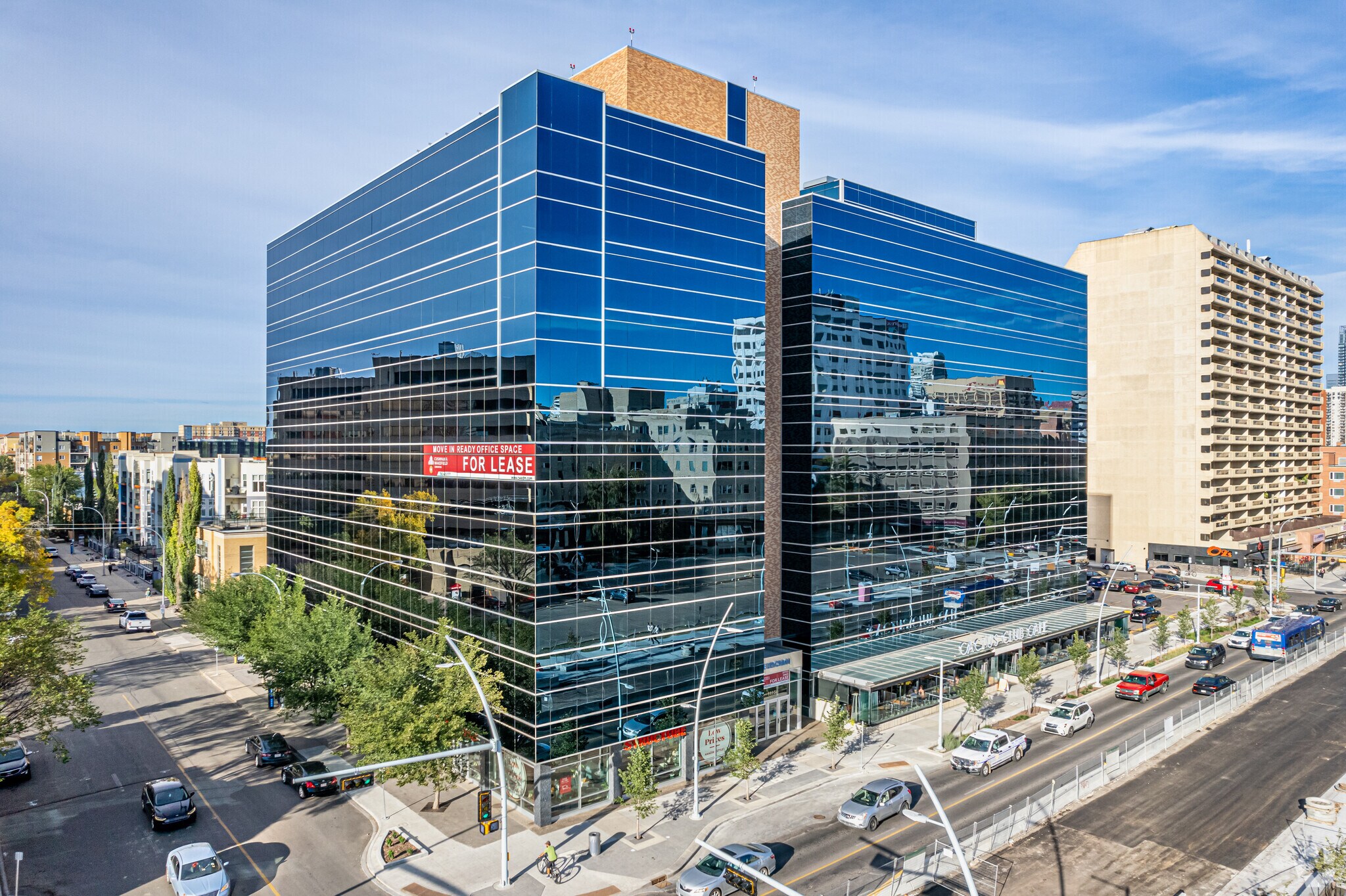 11150 Jasper Av NW, Edmonton, AB à louer Photo principale– Image 1 sur 25
