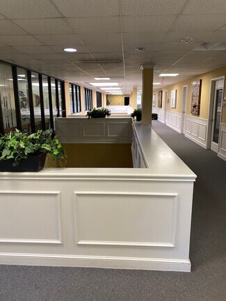 Plus de détails pour 650 S Prospect Ave, Hartville, OH - Bureau, Bureau/Médical à louer
