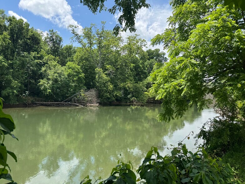 210 Ridge Haven Drive Dr, Surgoinsville, TN à vendre - Photo de l’immeuble – Image 2 sur 54