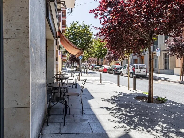 Local commercial dans Cornellà de Llobregat, Barcelona à louer - Photo de l’immeuble – Image 3 sur 5
