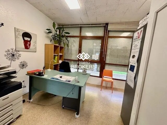 Bureau dans Argenteuil à louer - Photo de l’immeuble – Image 1 sur 8