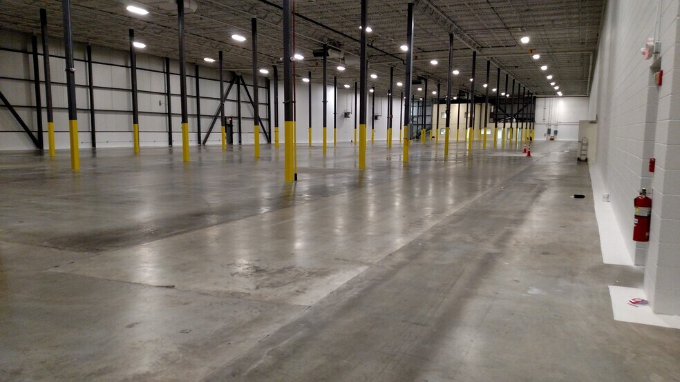 350R Myles Standish Blvd, Taunton, MA à louer - Photo de l’immeuble – Image 3 sur 7