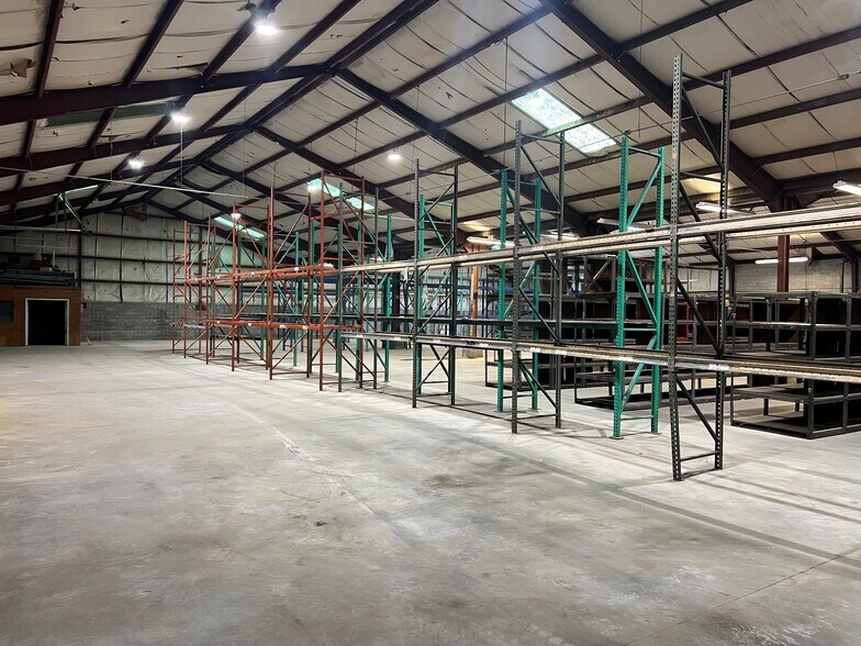 496-544 E Industrial Way, Macon-Bibb, GA à louer - Photo de l’immeuble – Image 3 sur 6