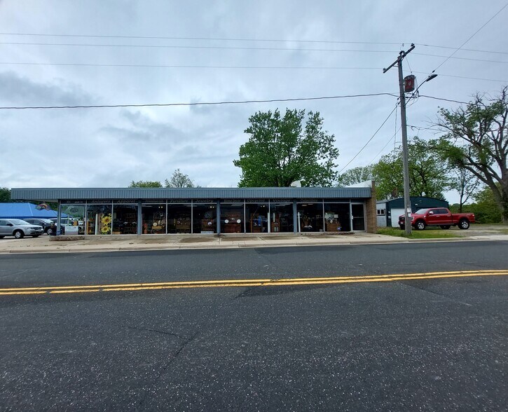 320 Summit Ave, Watertown, WI à louer - Photo de l’immeuble – Image 2 sur 8