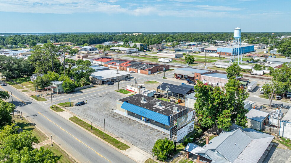 203 N Hutchinson Ave, Adel, GA à vendre - Photo de l’immeuble – Image 2 sur 3
