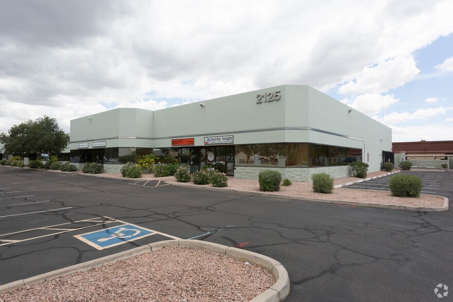 2125 E 5th St, Tempe, AZ à louer - Photo de l’immeuble – Image 2 sur 6