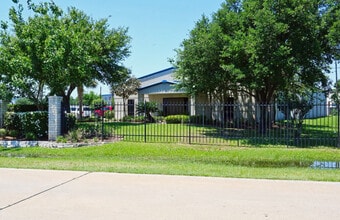5335 Brystone Dr, Houston, TX à louer Photo de l’immeuble– Image 2 sur 13