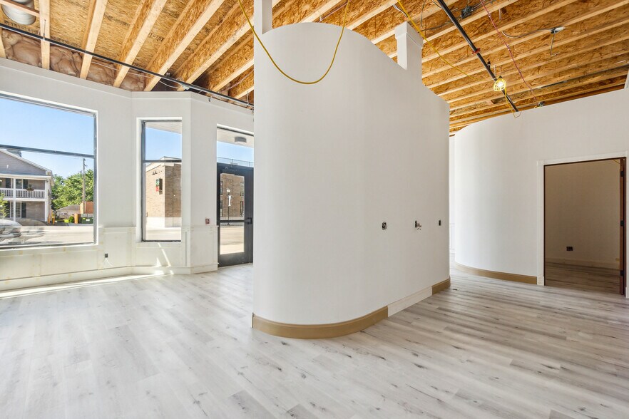 120 N Bridge St, Linden, MI à louer - Photo intérieure – Image 3 sur 11
