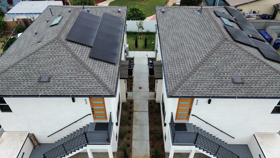 630 N Juniper St, Escondido, CA à vendre - Photo de l’immeuble – Image 2 sur 20