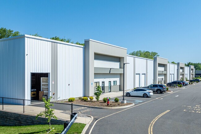 Plus de détails pour 1 Industrial Ct, Freehold, NJ - Industriel/Logistique à louer