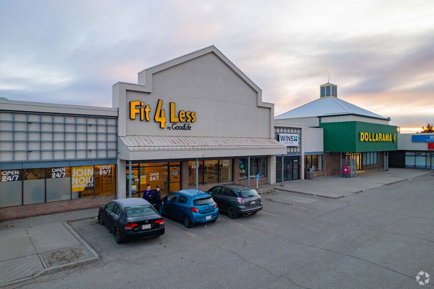 9330 Macleod Trl, Calgary, AB à louer - Photo de l’immeuble – Image 3 sur 7