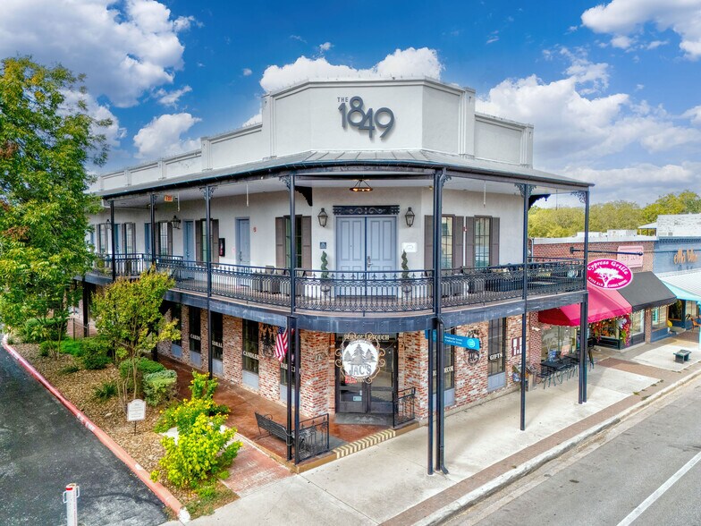 152-170 S Main St, Boerne, TX à louer - Photo de l’immeuble – Image 1 sur 26