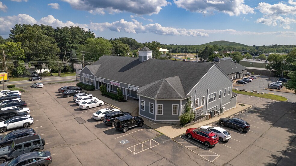 301 Broadway, Raynham, MA à louer - Photo de l’immeuble – Image 2 sur 16