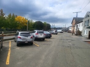 14 Felton St, Waltham, MA à louer Photo intérieure– Image 2 sur 9