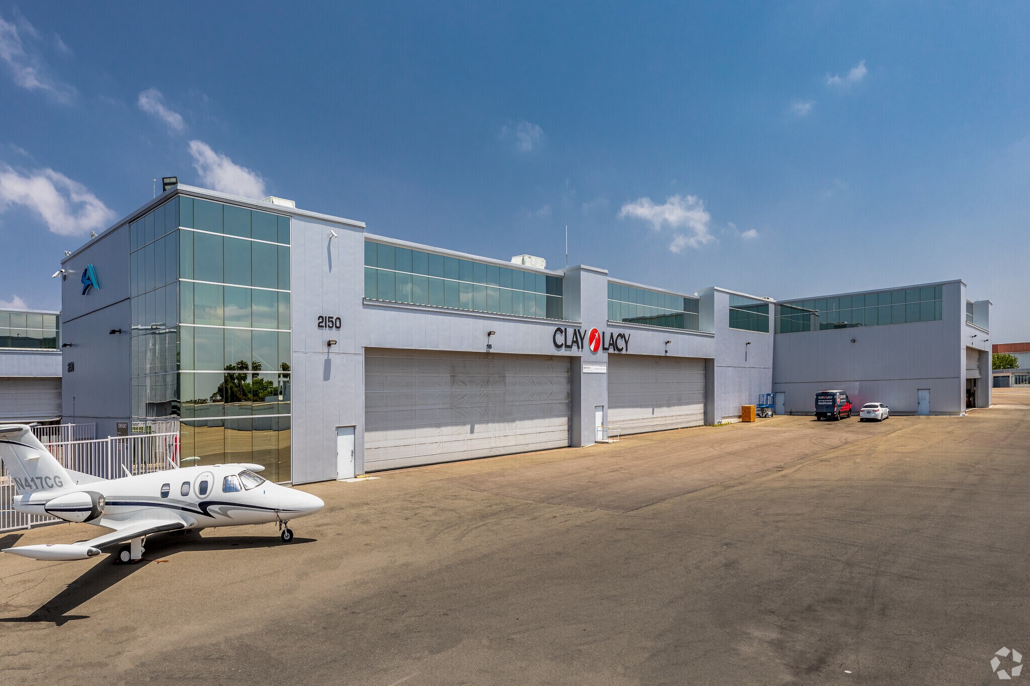 2150 Palomar Airport Rd, Carlsbad, CA à louer Photo de l’immeuble– Image 1 sur 2