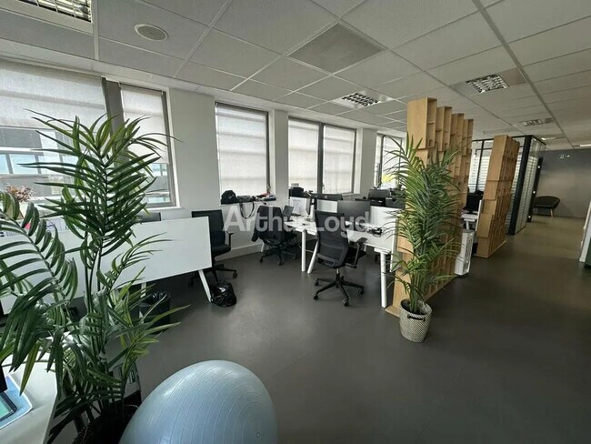 Plus de détails pour Bureau à louer