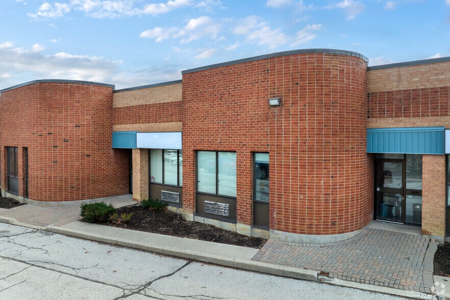 41 Courtland Ave, Vaughan, ON à louer - Photo de l’immeuble – Image 2 sur 3