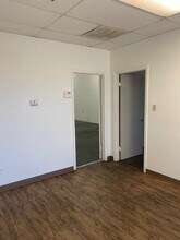 3334-3432 W Wilshire Dr, Phoenix, AZ à louer Photo de l’immeuble– Image 2 sur 5