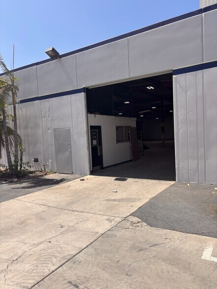 1411 N Daly St, Anaheim, CA à louer - Photo de l’immeuble – Image 3 sur 7