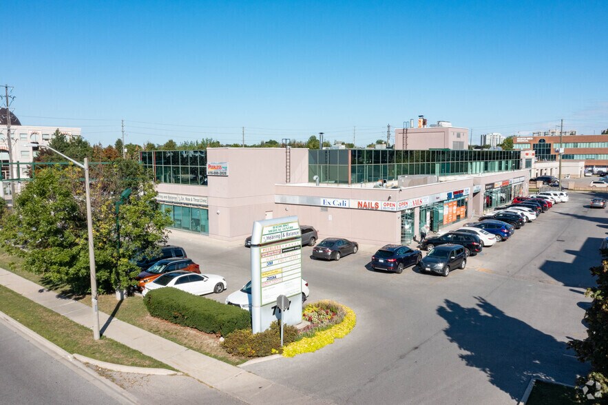 7117 Bathurst St, Vaughan, ON à louer - Photo de l’immeuble – Image 2 sur 5