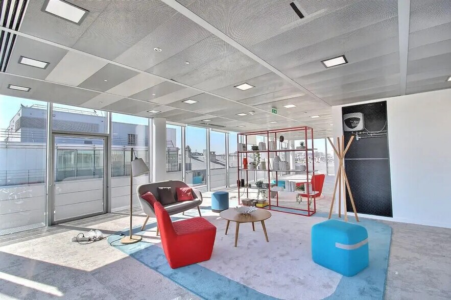 7-11 Avenue De Flandre, Paris à louer - Photo de l’immeuble – Image 2 sur 11