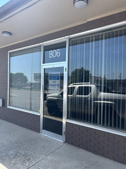 806-812 E Abram St, Arlington, TX à louer - Photo de l’immeuble – Image 2 sur 35