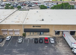 570 N Beach St, Fort Worth, TX à louer Photo de l’immeuble– Image 1 sur 1