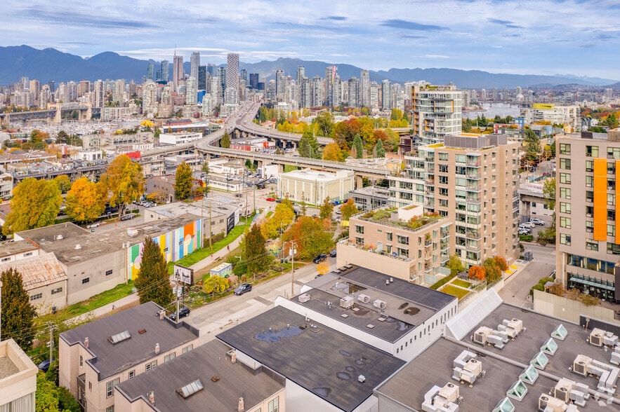 1632-1644 W 6th Ave, Vancouver, BC à louer - Aérien – Image 1 sur 3