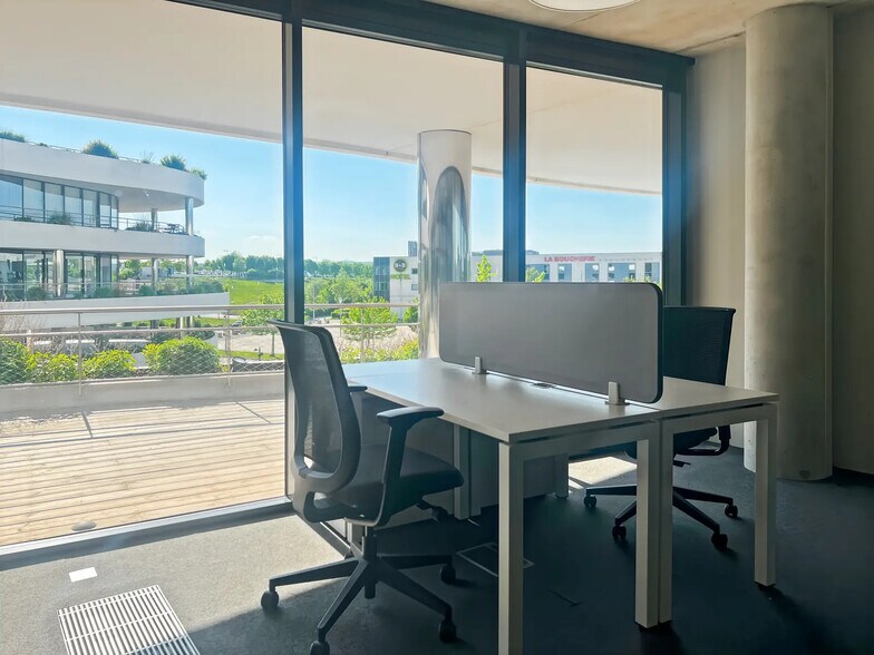 Bureau dans Tinqueux à louer - Photo de l’immeuble – Image 1 sur 10