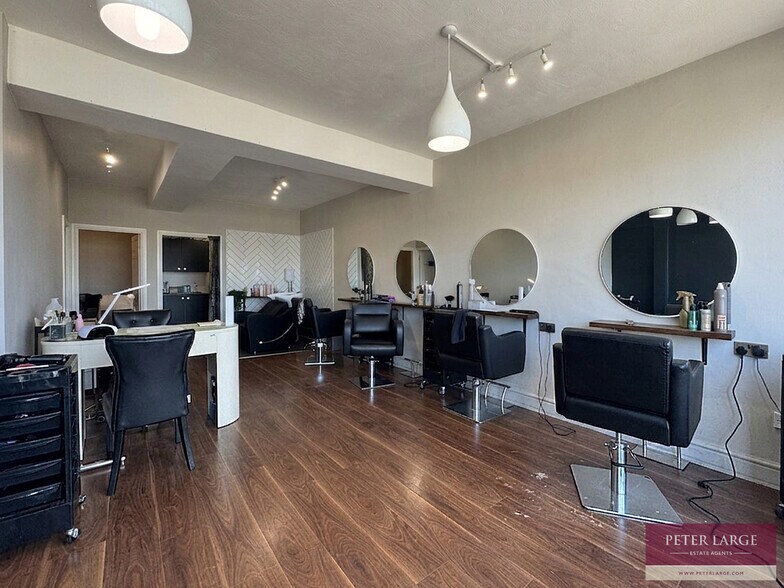75 Foryd Rd, Rhyl à vendre - Photo de l’immeuble – Image 2 sur 10