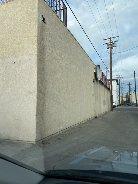 123 Paulin Ave, Calexico, CA à louer - Photo de l’immeuble – Image 3 sur 5
