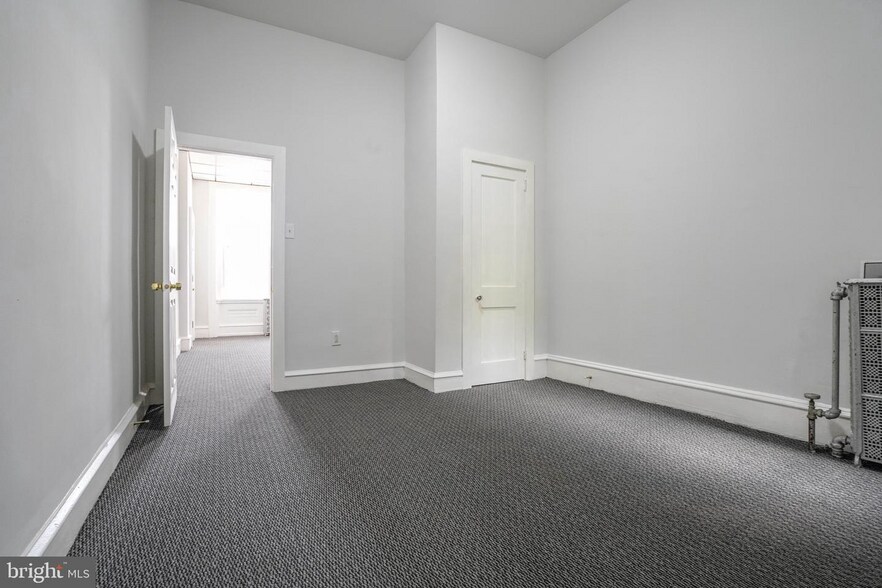 2011 E Allegheny Ave, Philadelphia, PA à vendre - Photo de l’immeuble – Image 3 sur 25